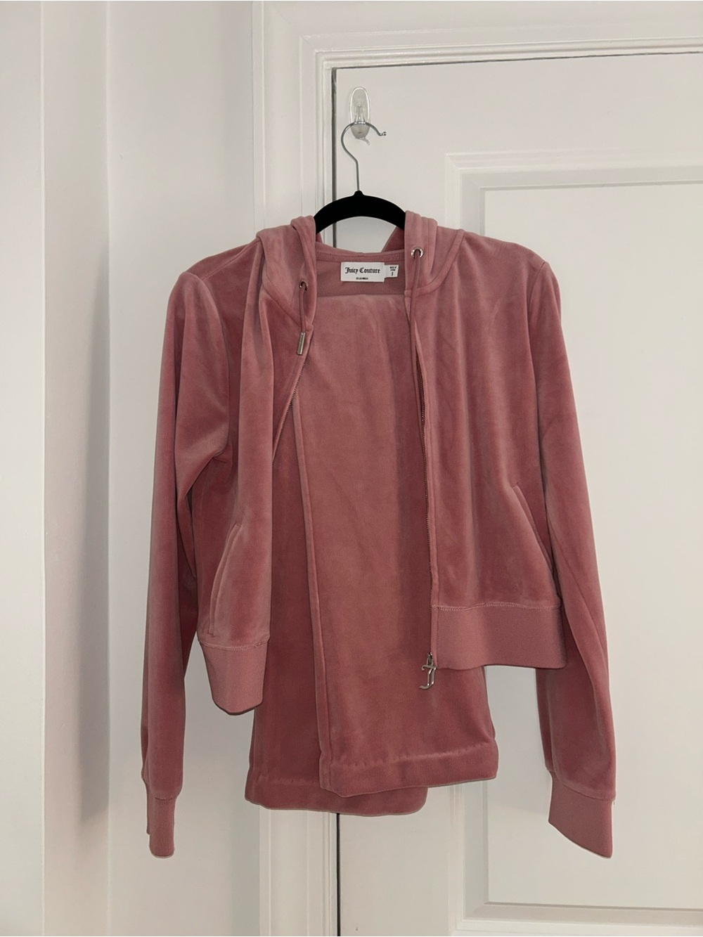 Juicy Couture Pink velvet Hoodie & Pants Set - Picture 2 of 8